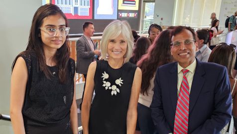 Ishita Pandey with USC Annenberg School Dean Professor Willow Bay.